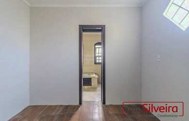 Imagem 16: ALUGA-SE CASA AMPLA COM PISCINA / 4 QUARTOS / 4 VAGAS / BEM LOCALIZADA...