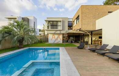 Imagem: A casa em condomínio possui 5 Dormitórios, 5 Banheiros, 5