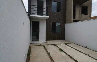 Imagem: A casa possui 2 Dormitórios, 2 Banheiros, 2 Vagas na garagem