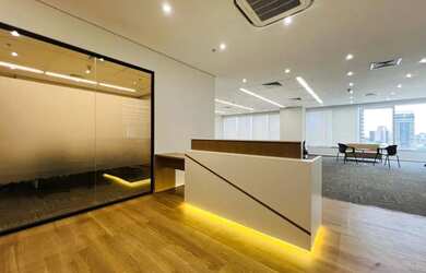 Imagem: O depósito possui 5 Vagas na garagem, 609m² de Área e está