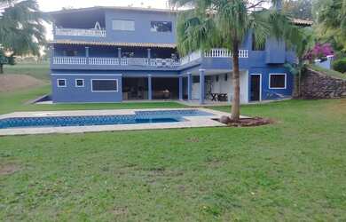 Imagem: A chácara à venda possui e está localizado em Chácara de