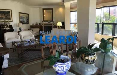 Imagem: O apartamento possui 3 Dormitórios, 4 Banheiros, 4 Vagas na