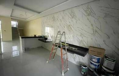 Imagem: A casa em condomínio possui 4 Dormitórios, 5 Banheiros, 2