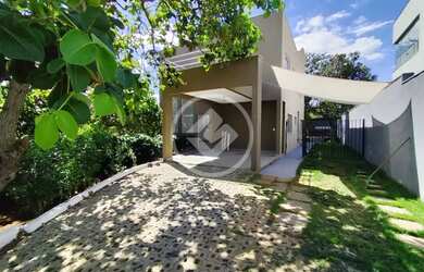 Imagem: A casa em condomínio possui 4 Dormitórios, 2 Banheiros, 5