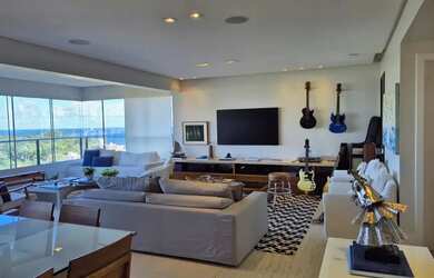 Imagem: O apartamento possui 4 Dormitórios, 5 Banheiros, 3 Vagas na