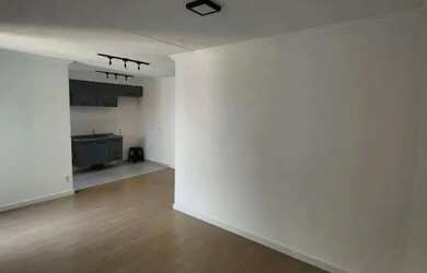 Imagem: O apartamento possui 3 Dormitórios, 1 Banheiro, 1 Vaga na garagem