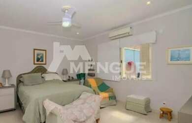 Imagem 7: Aluga-se Casa residencial com 3 dormitórios sendo 2 suítes e conta com 3 vagas de garagem