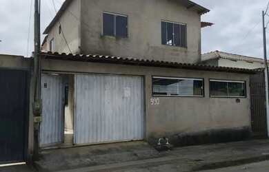 Imagem: A casa possui 3 Dormitórios, 3 Banheiros, 1 Vaga na garagem