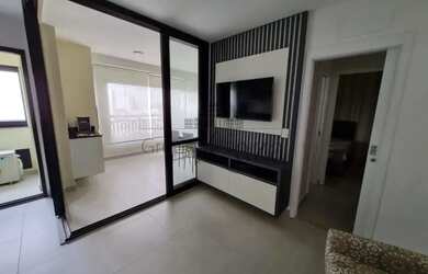 Imagem: O apartamento possui 1 Dormitório, 1 Banheiro, 1 Vaga na garagem