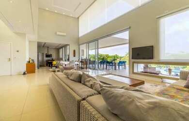 Imagem: A casa em condomínio possui 4 Dormitórios, 5 Banheiros, 5