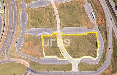 Imagem: O terreno possui 1.798m² de Área e está localizado em Jardins