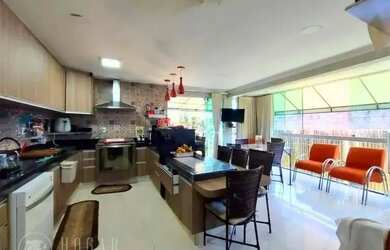 Imagem: A casa em condomínio possui 3 Dormitórios, 3 Banheiros, 4