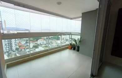 Imagem: O apartamento possui 4 Dormitórios, 3 Banheiros, 3 Vagas na