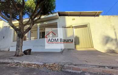 Imagem: A casa possui 2 Dormitórios, 3 Banheiros, 2 Vagas na garagem