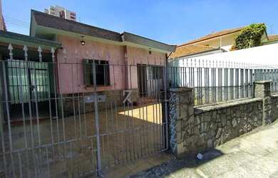 Imagem: A casa possui 2 Dormitórios, 1 Banheiro, 1 Vaga na garagem