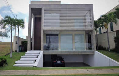 Imagem: A casa possui 4 Dormitórios e está localizado em Centro, Parnamirim