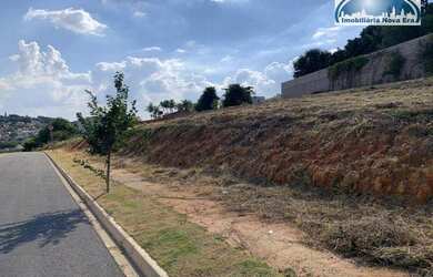 Imagem: O terreno possui 609m² de Área e está localizado em Bosque