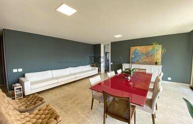 Imagem: O apartamento possui 4 Dormitórios, 1 Banheiro, 4 Vagas na