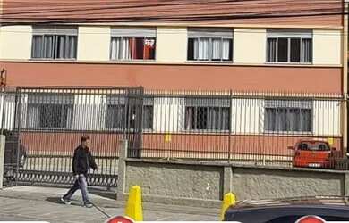 Imagem: A kitnet possui 1 Dormitório, 1 Banheiro, 1 Vaga na garagem