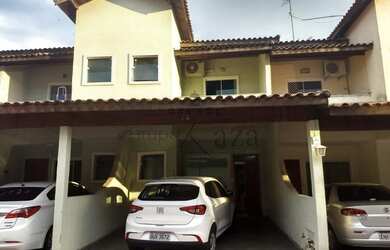 Imagem: A casa em condomínio possui 2 Dormitórios, 2 Banheiros, 2