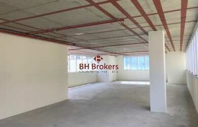 Imagem: O depósito possui 1 Vaga na garagem, 164m² de Área e está