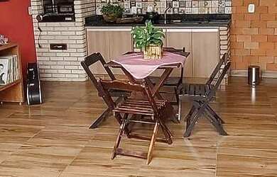 Imagem: A casa em condomínio possui 3 Dormitórios, 2 Banheiros, 2