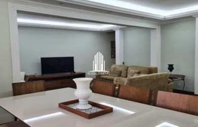 Imagem: A casa possui 3 Dormitórios, 2 Banheiros, 3 Vagas na garagem