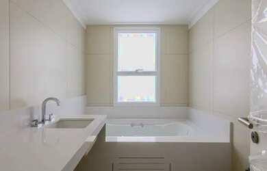 Imagem 16: Apartamento para Venda - 257.6m², 4 dormitórios, sendo 4 suites, 4 vagas...