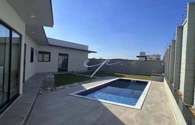 Imagem: A casa em condomínio possui 3 Dormitórios, 4 Banheiros, 4