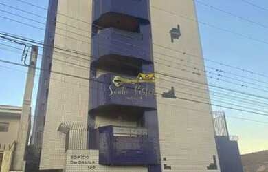 Imagem: O apartamento possui 3 Dormitórios, 1 Banheiro, 1 Vaga na garagem