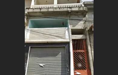 Imagem: A casa possui 1 Dormitório, 1 Banheiro e está localizado