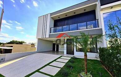 Imagem: A casa em condomínio possui 3 Dormitórios, 4 Banheiros, 4