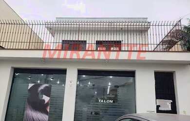 Imagem: O depósito possui 3 Vagas na garagem, 210m² de Área e está