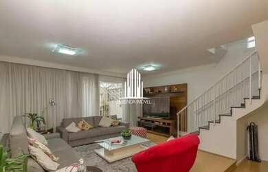 Imagem: A casa possui 3 Dormitórios, 3 Banheiros, 3 Vagas na garagem