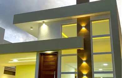 Imagem: A casa possui 3 Dormitórios, 3 Banheiros, 4 Vagas na garagem