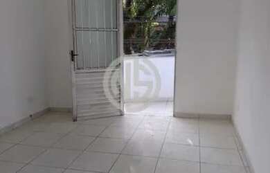 Imagem: A casa possui 1 Dormitório, 1 Banheiro, 27m² de Área e está