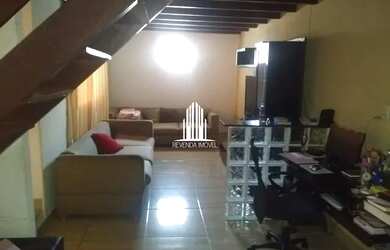 Imagem: A casa possui 2 Dormitórios, 2 Banheiros, 2 Vagas na garagem