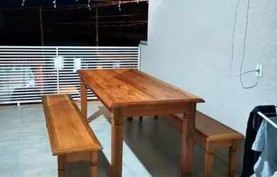 Imagem: A casa possui 3 Dormitórios, 2 Banheiros, 2 Vagas na garagem