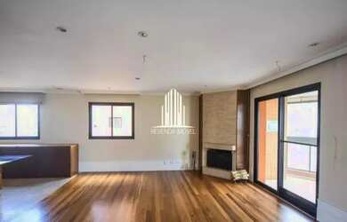 Imagem: O apartamento possui 3 Dormitórios, 5 Banheiros, 4 Vagas na