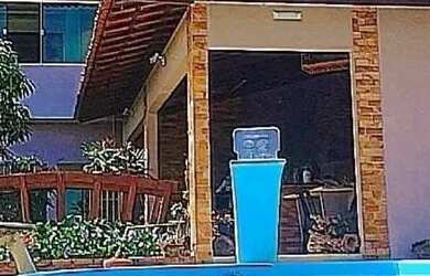 Imagem: A casa possui 3 Dormitórios, 5 Vagas na garagem e está localizado