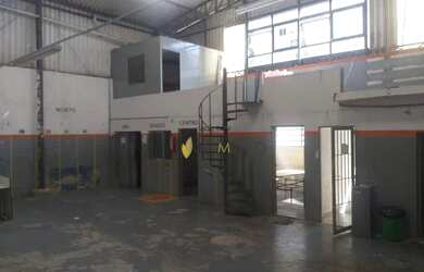 Imagem: O depósito possui 4 Vagas na garagem e 504m² de Área e está