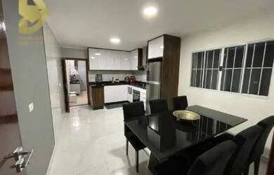 Imagem: A casa possui 3 Dormitórios, 3 Banheiros, 2 Vagas na garagem