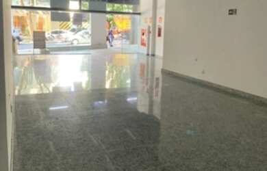 Imagem: O depósito possui 4 Vagas na garagem, 100m² de Área e está