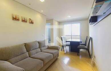 Imagem: O apartamento possui 2 Dormitórios, 1 Banheiro, 1 Vaga na garagem