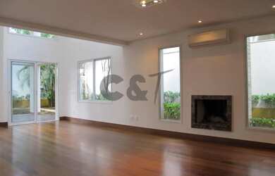 Imagem: A casa em condomínio possui 4 Dormitórios, 5 Banheiros, 5