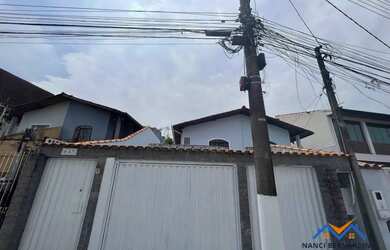 Imagem: A casa possui 2 Dormitórios, 4 Banheiros, 2 Vagas na garagem