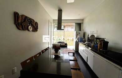 Imagem 9: Casa à venda em Morada do Sol, Montes Claros - 4 quartos, 2 suítes, 4 vagas