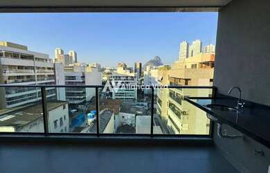 Imagem: O apartamento na cobertura possui 4 Dormitórios, 5 Banheiros