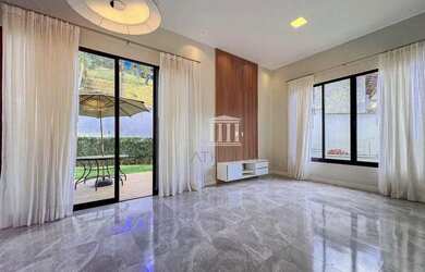 Imagem: A casa em condomínio possui 3 Dormitórios, 3 Banheiros, 2