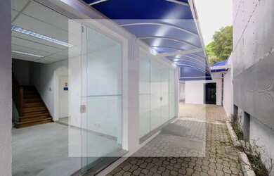 Imagem 6: Casa Comercial Locaçao. Varanda, 500m² de Áreae3 Vagas na garagem